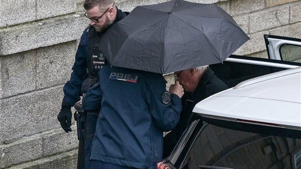 الطبيب الفرنسي