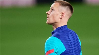 برشلونة يعلن خضوع تير شتيجن لعملية جراحية ناجحة في الظهر