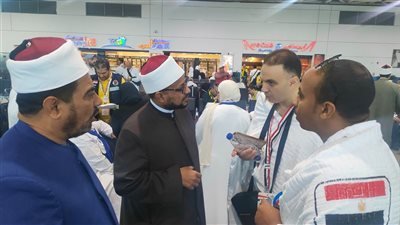وعَّاظ وواعظات الأزهر يشاركون في توعية الحجاج بالمطارات والموانئ قبل سفرهم للحج