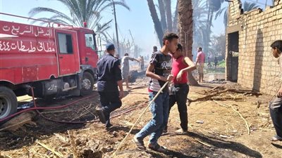 اندلاع النيران في منزلين من الطوب الأبيض بسوهاج 