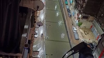 تخفيف ضغوط المياه وسيارات سحب بالشوارع.. طوارئ بالإسكندرية للتعامل مع تداعيات العاصفة