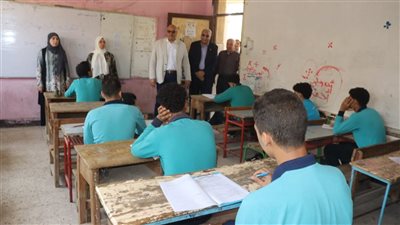 طلاب الشهادة الإعدادية يؤدون اليوم امتحاني الهندسة والعلوم بكفر الشيخ وسط إجراءات مشددة