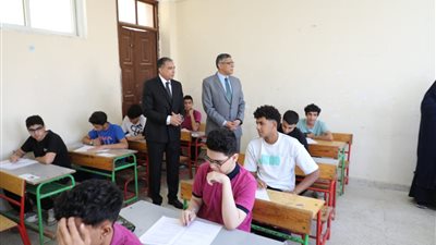 محافظ الجيزة يتفقد لجان الشهادة الإعدادية بلجان بولاق الدكرور والهرم وأكتوبر 