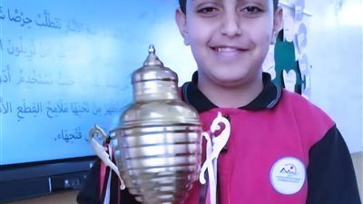 بعد رحيل والده بساعات.. وفاة طالب من قنا متأثرًا بإصابته في حادث مع أسرته على صحراوي إسنا