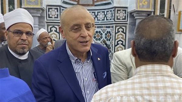 استقبال الأهالي لمحافظ