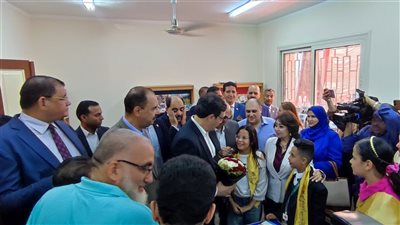 وزير الثقافة ومحافظ سوهاج يفتتحان بيت ثقافة أخميم بعد تطويره ورفع كفاءته| صور