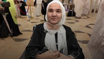 من صعيد مصر إلى بيت الله الحرام.. كرسي إيناس لم يمنعها من الوصول إلى الحلم