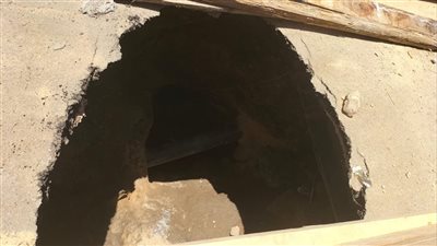 هبوط أرضي مفاجئ بقرية برمشا في المنيا.. وإنقاذ سيدة وابنتيها من الموت