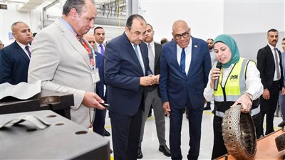 وزير قطاع الأعمال ورئيس العربية للتصنيع يبحثان تعزيز التصنيع المحلي بوسائل الطباعة ثلاثية الأبعاد