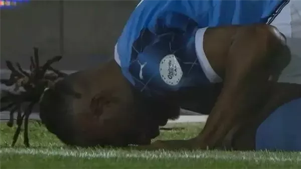 فيستون ماييلي