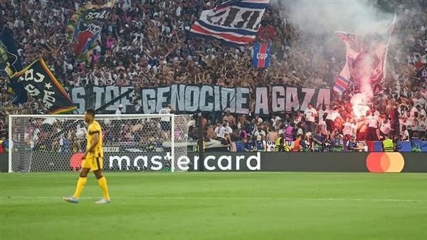 لافتة دعم غزة التي