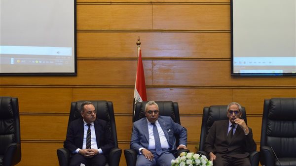 جانب من الندوة 