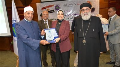 بحضور قيادات الأزهر والكنيسة.. الضرائب تكرم العاملين الفائزين بالمسابقات الدينية دعمًا للوحدة الوطنية 