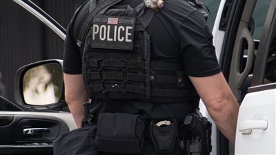 أمريكي يزوّر رسالة تهديد باغتيال ترامب لإيقاع مهاجر مكسيكي وترحيله.. وحيلة بسيطة تكشف اللغز