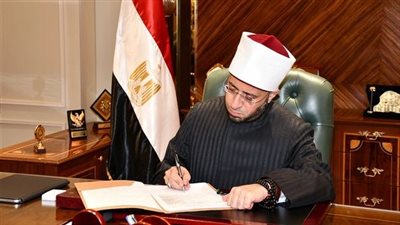 وزير الأوقاف مهنئًا الرئيس السيسي بافتتاح المتحف المصري الكبير: العناية بالآثار جزء من عمارة الأرض