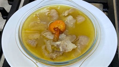 طريقة عمل الكوارع المسلوقة زي المحلات.. شوربة صافية جدًا