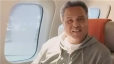 بعد شفائه.. محمد عبده يطير إلى دبي لإحياء أولى حفلاته في عيد الأضحى