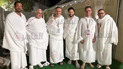 منهم المسلماني والسقا وعمرو الليثي.. نجوم وإعلاميون يؤدون مناسك الحج قبل الصعود إلى عرفات