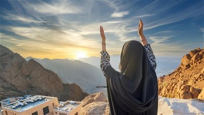 دعاء يوم عرفة لأبي المتوفي.. اللهمّ ارحم أبي رحمةً تسع السماوات والأرض