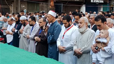 بـ10 آلاف مصلٍ.. ساحة سيدي بشر تمتلئ لصلاة عيد الأضحى|صور