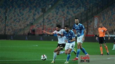 موعد مباراة الزمالك وبيراميدز اليوم في نصف نهائي كأس السوبر المصري 2025 والمعلق