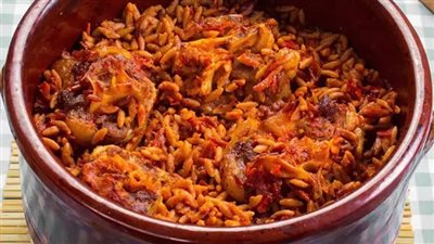 بصوص رائع.. طريقة عمل طاجن لحمة بلسان عصفور والطماطم