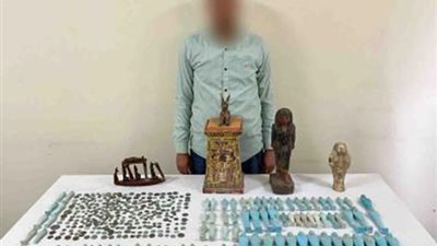 كل اللي فحصته آثار.. أقوال مدير عام آثار أسيوط في واقعة ضبط قطع أثرية تعود للعصر الروماني واليوناني 