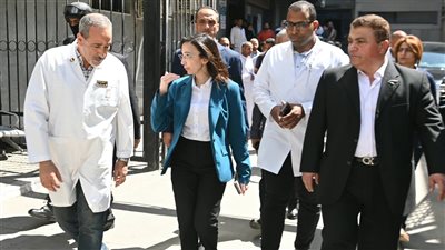 محافظ البحيرة تفاجئ المعهد الطبي القومي بدمنهور وتحيل مدير المخازن الرئيسية واثنين آخرين للتحقيق 
