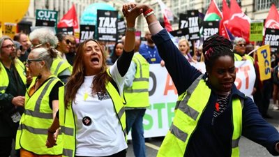 الآلاف يتظاهرون في لندن ضد التقشف مطالبين الحكومة بالرعاية الاجتماعية