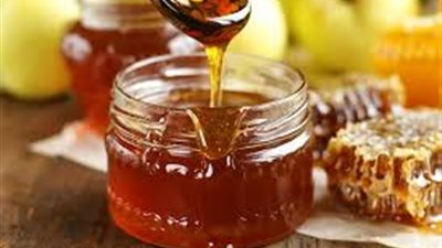 يعزز المناعة.. تعرف على أهمية تناول العسل الأبيض على معدة فارغة في الصباح 