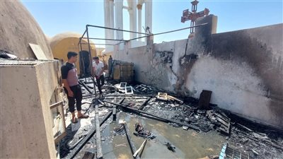 شباب مسلمون يساعدون في إطفاء حريق كنيسة العذراء بـ الأقصر