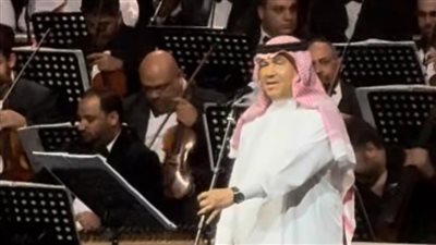 قبل انطلاقه.. محمد عبده يرحب بجمهور حفله بـ دبي: دائما نلتقي في الأعياد