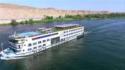 النقل تدعو القطاع الخاص للاستثمار في بناء وحدات نهرية حديثة 