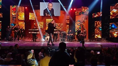 بحضور خالد جلال وسليم سحاب.. لقطات من حفل هشام عباس على مسرح البالون |صور
