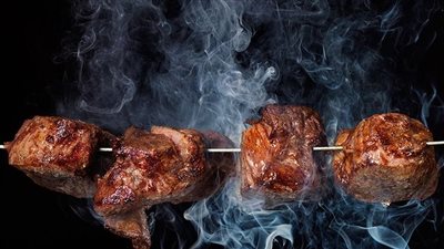 تتبيلة الكباب المشوي.. اعرفي طريقة الحاتي في شوي الضاني والبتلو 