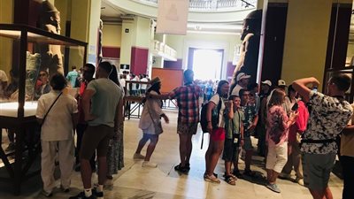 إلغاء المساواة بين السائح العربي والمصري في رسوم زيارة الأماكن الأثرية ابتداءً من يناير 2026 | مستند