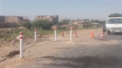 بعد رصد انفصاله.. هيئة الطرق والكباري تبدأ صيانة الطبان الترابي بطريق إسنا - الأقصر الزراعي