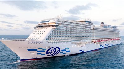 بطول 303 أمتار.. ميناء السخنة يستقبل السفينة السياحية AROYA وعلى متنها 2351 سائحًا