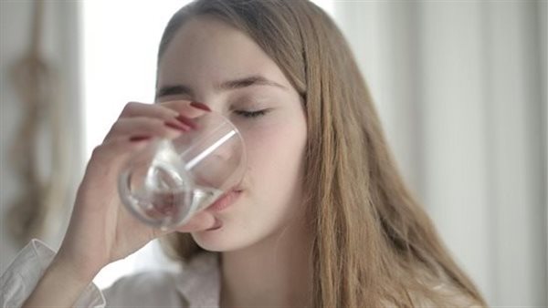 شرب الماء 