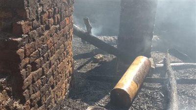  حريق هائل يلتهم 6 منازل بقرية عرب الكلابات في أسيوط 