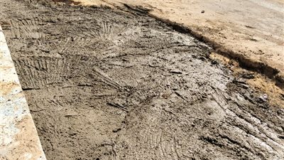 بعد سقوط أتوبيس داخل حفرة.. رفع كفاءة طريق كورنيش مطروح - روميل