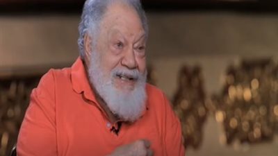 يحيى الفخراني: عمري ما همثل وأنا مش مستمتع.. وميزانية مسرحية الملك لير كانت مفتوحة 