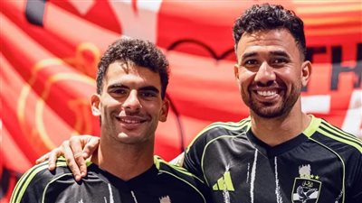 لاعبو الأهلي يظهرون بالزي البديل خلال جلسة تصوير فيفا لكأس العالم للأندية 2025 