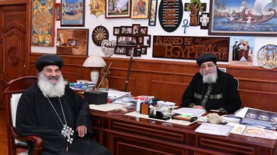 البابا تواضروس الثاني يستقبل الأنبا برنابا أسقف تورينو وروما