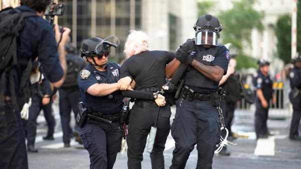 فض مظاهرات لوس أنجلوس