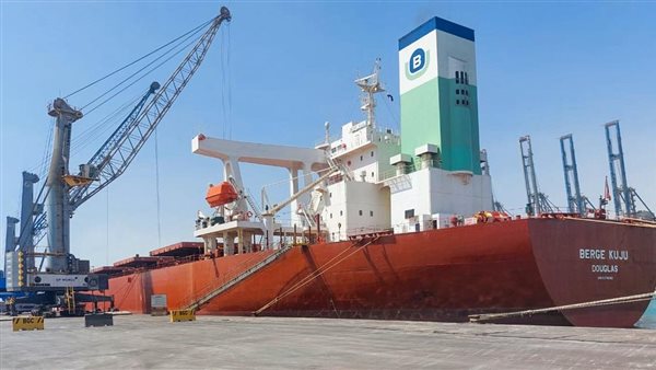 ميناء السخنة يستقبل