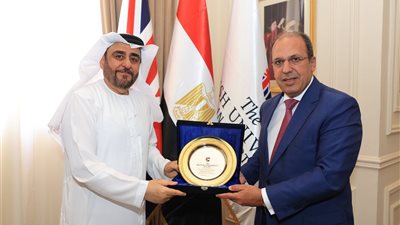 رئيس الجامعة البريطانية في مصر يستقبل رئيس جامعة حمدان بن محمد الذكية