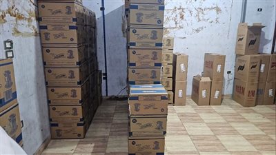 ضبط إمبراطور السجائر بـ الأقصر داخل مخزن غير مرخص يحتكر كميات ضخمة منها