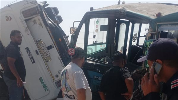 حادث تصادم بين سيارة