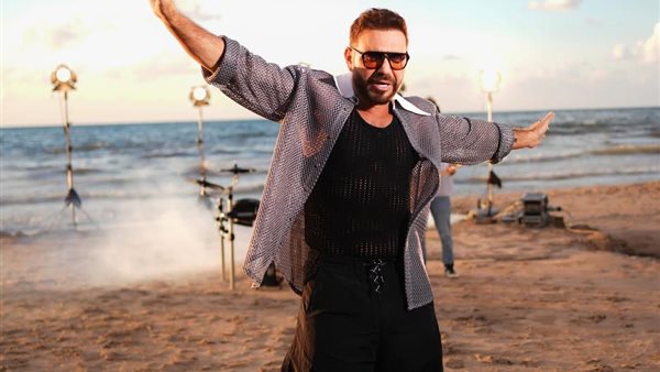 المطرب اللبناني إيوان